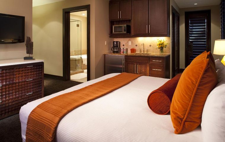 Beautiful 2BR By Metro and Pentagon
