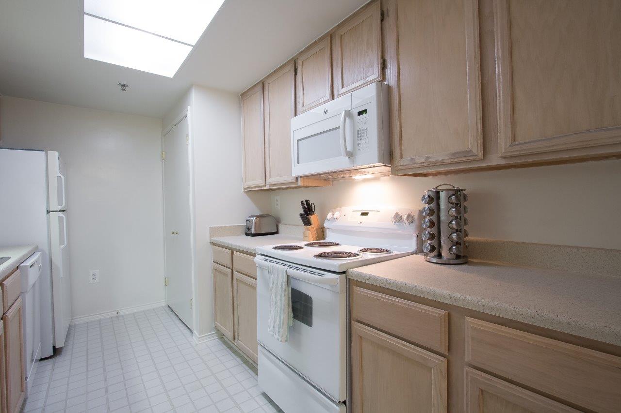 Luxury 2 bedroom by metro