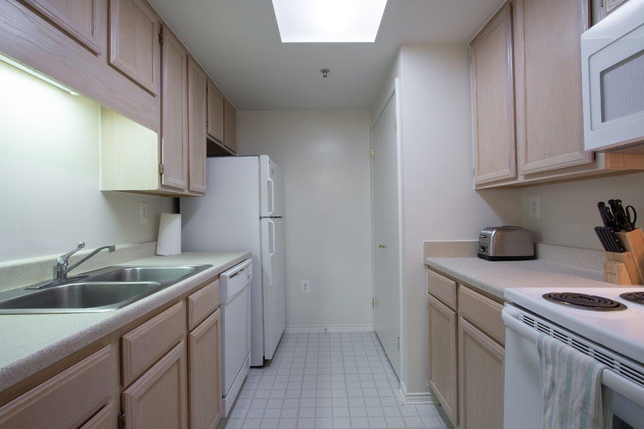 Luxury 2 bedroom by metro